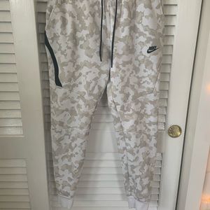 Men’s Nike sweats